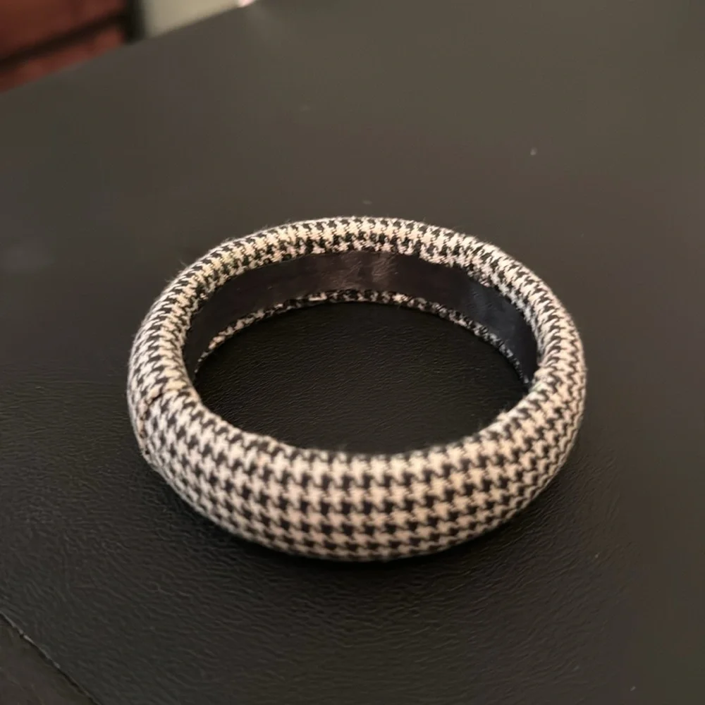 Vintage Houndstooth Cloth Bangle Bracelet, Black, White, Retro, Boho, Classic